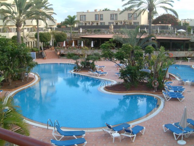 fuertehotelpool.jpg